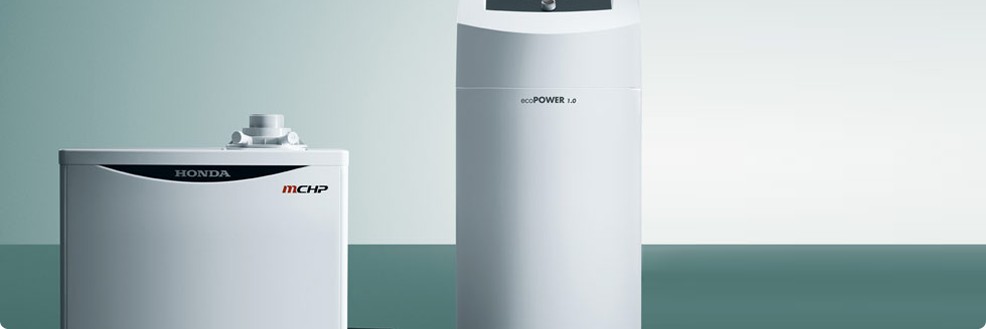 Micro-KWK-Modul und Warmwasserspeicher im Heizungsraum
